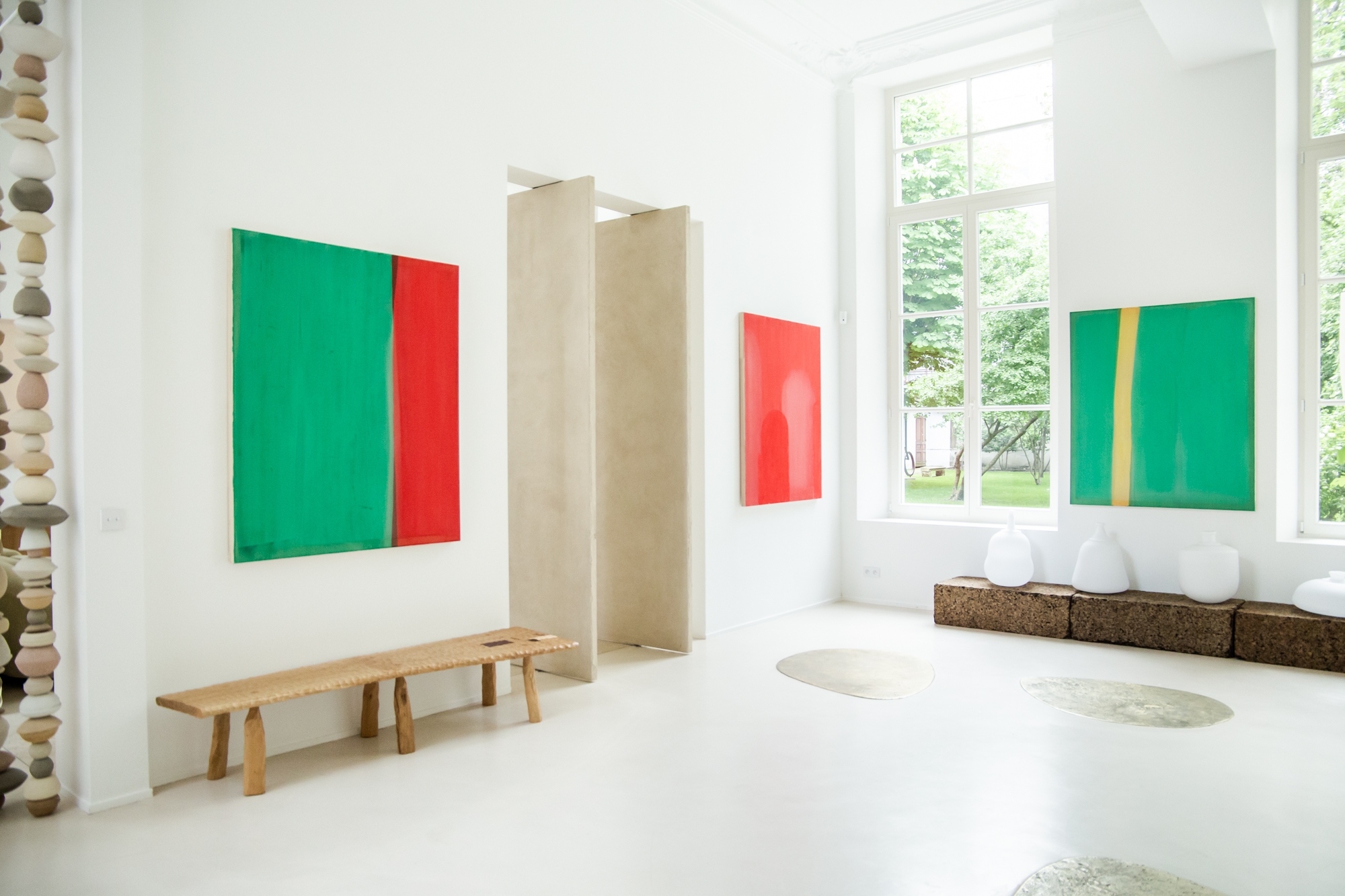 Vertical composition of Green - Red